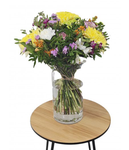 Ramo flor fresca y colores variados