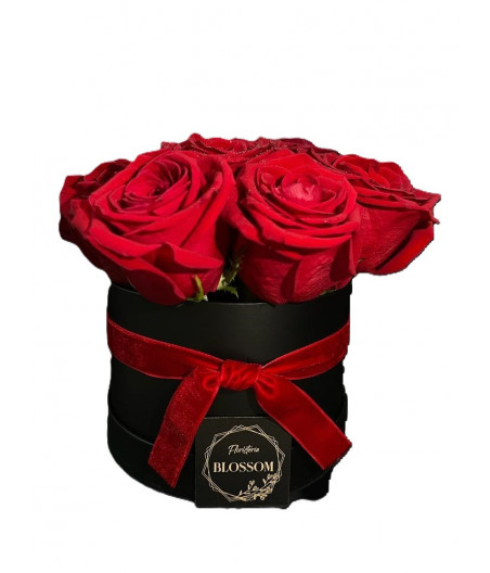 Caja Sombrerero con 12 rosas rojas